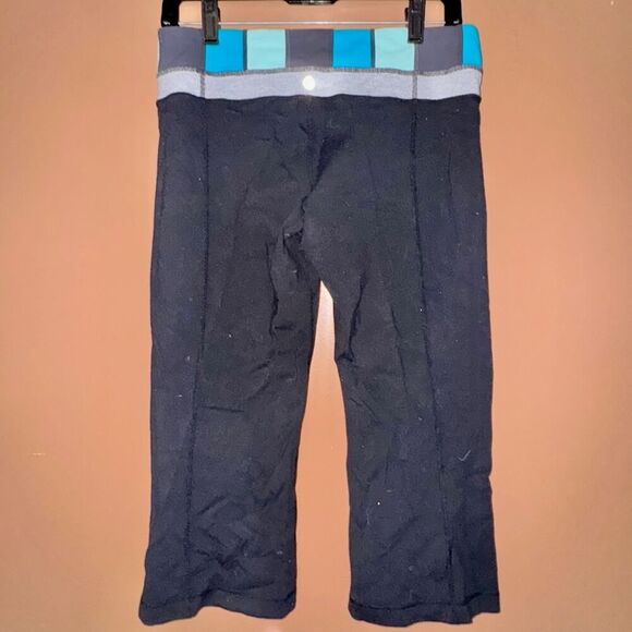 Lululemon Blue & Black Capri Yoga Leggings - Size 8 - Picture 1 of 8